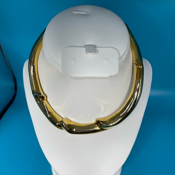 Alexis Bittar Jewelry - GUC Vintage Alexis Bittar gold-tone collar necklace. Hinged for easy on/off